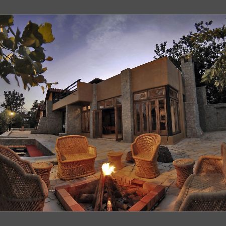 Kanha Earth Lodge Mandla Экстерьер фото