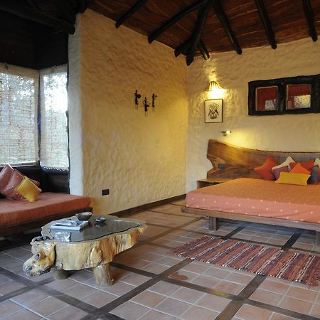 Kanha Earth Lodge Mandla Экстерьер фото