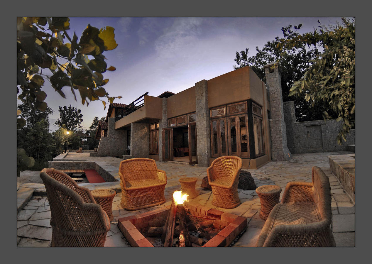 Kanha Earth Lodge Mandla Экстерьер фото