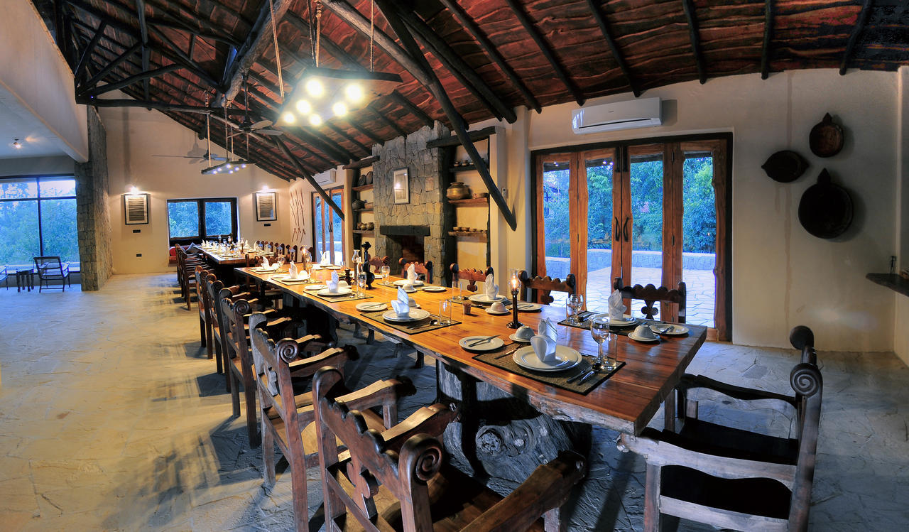 Kanha Earth Lodge Mandla Экстерьер фото