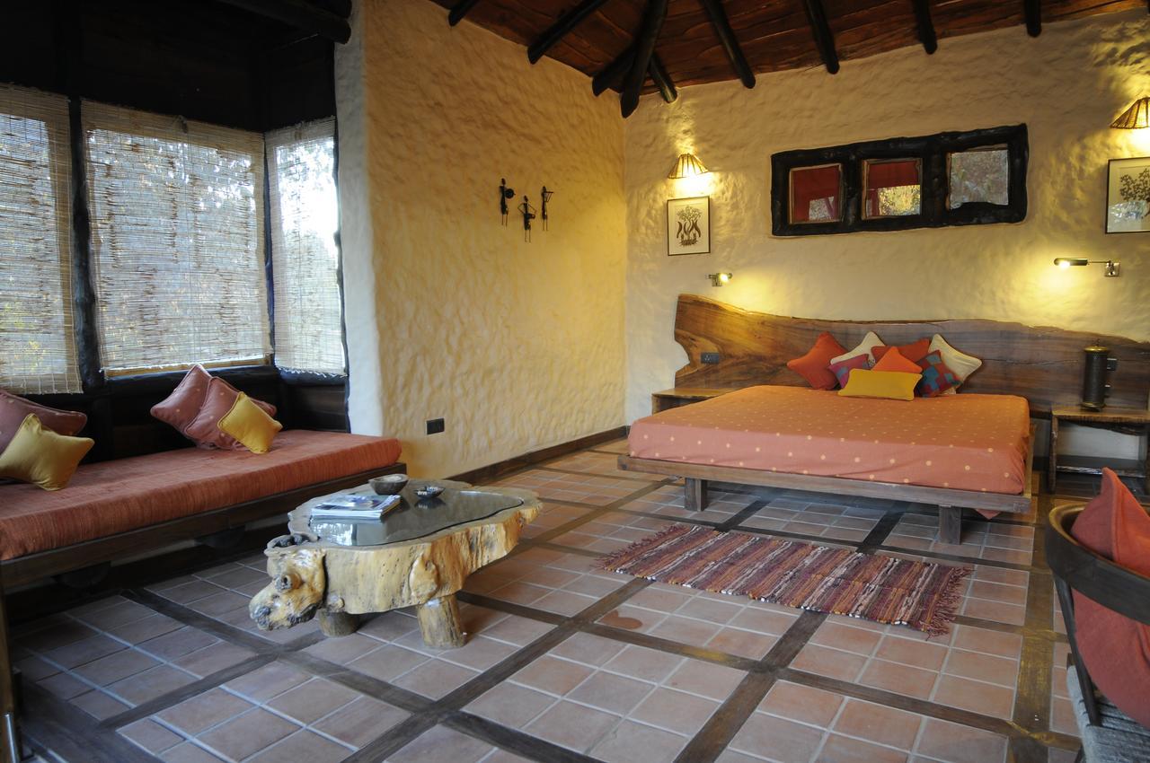 Kanha Earth Lodge Mandla Экстерьер фото